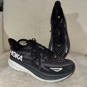 Hoka One One Clifton 9 Black White Running Shoe's Men's Size 9D 1127895BWHT